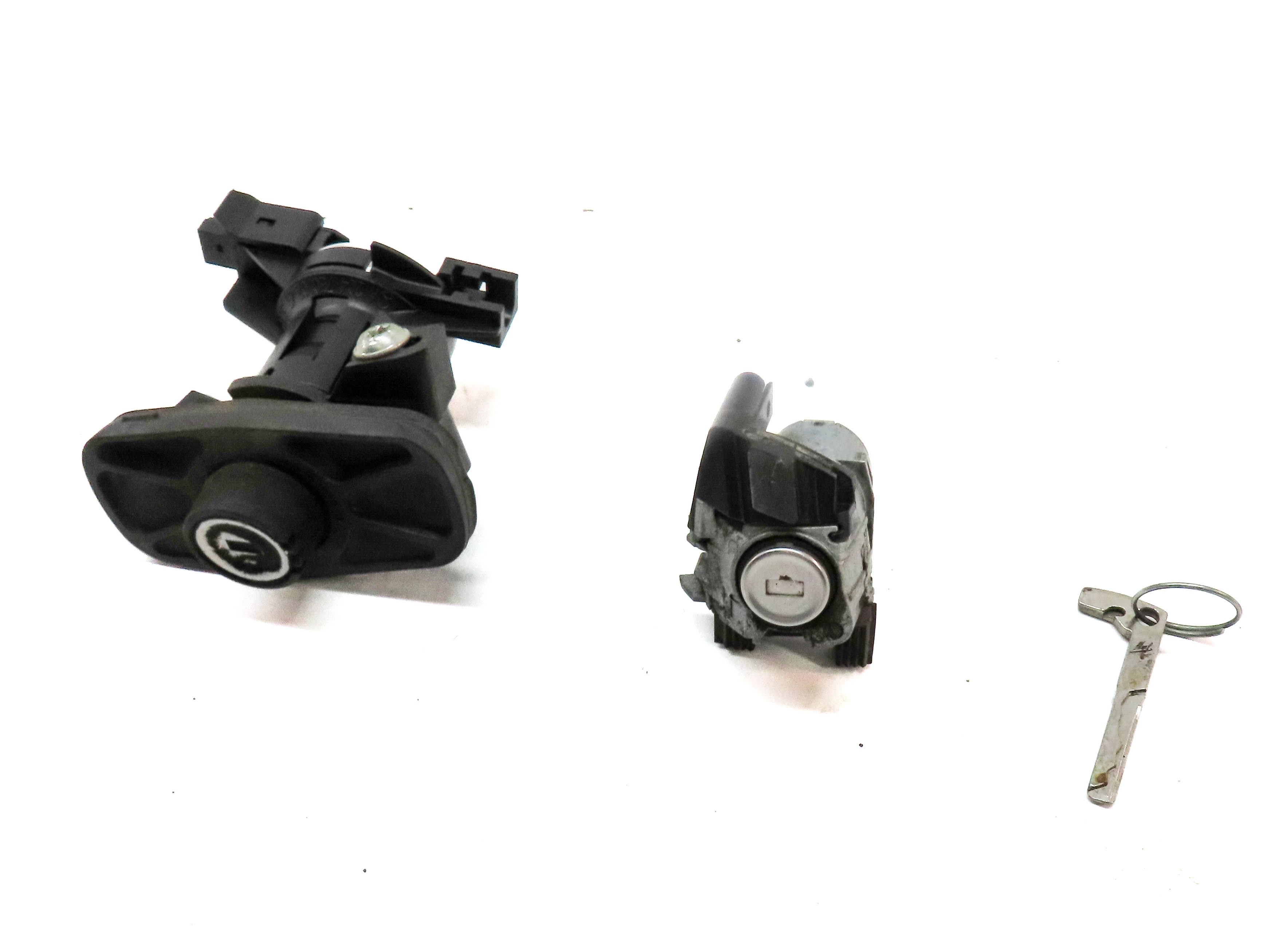 13 MERCEDES C250 W204 FRONT DRIVER DOOR REAR TRUNK LID LOCK CYLINDER KEY SET/3 — exact item pictured